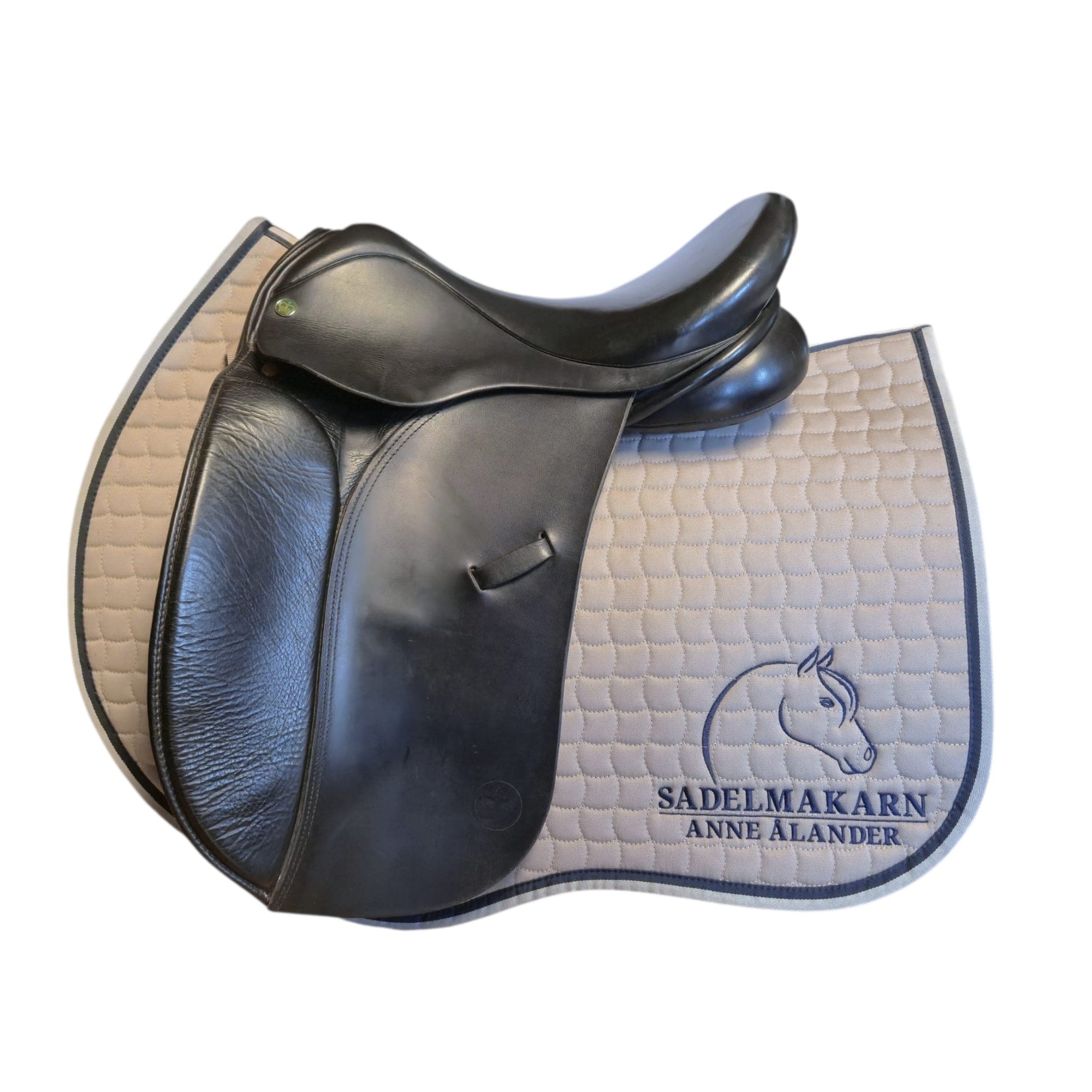 Crown dressage saddle 16"